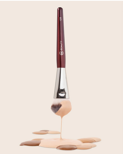 109 Mini Contoured Foundation Brush