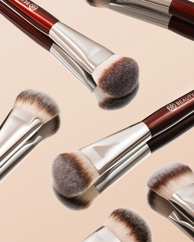 109 Mini Contoured Foundation Brush