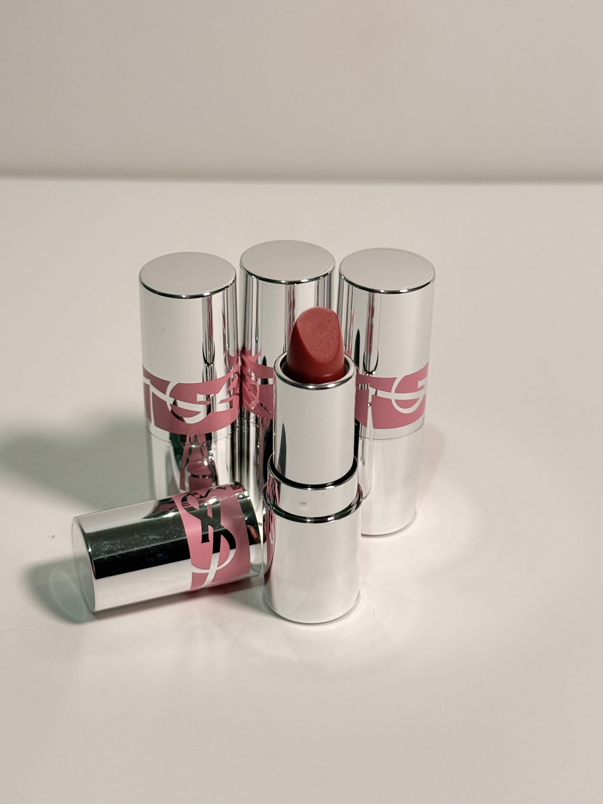 Loveshine Deluxe Mini Lip Oil in 201 Rosewood Blush
