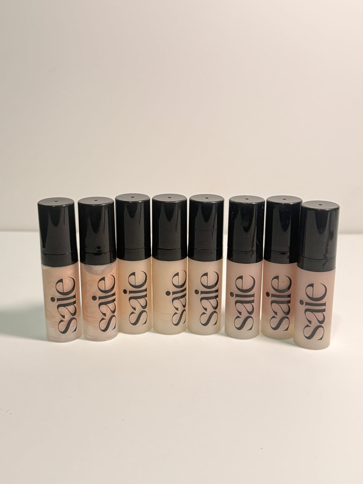 Glowy Super Gel Lightweight Dewy Multipurpose Illuminator